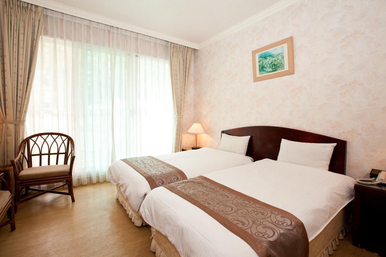 Lakeside Resort Nantou Exterior photo