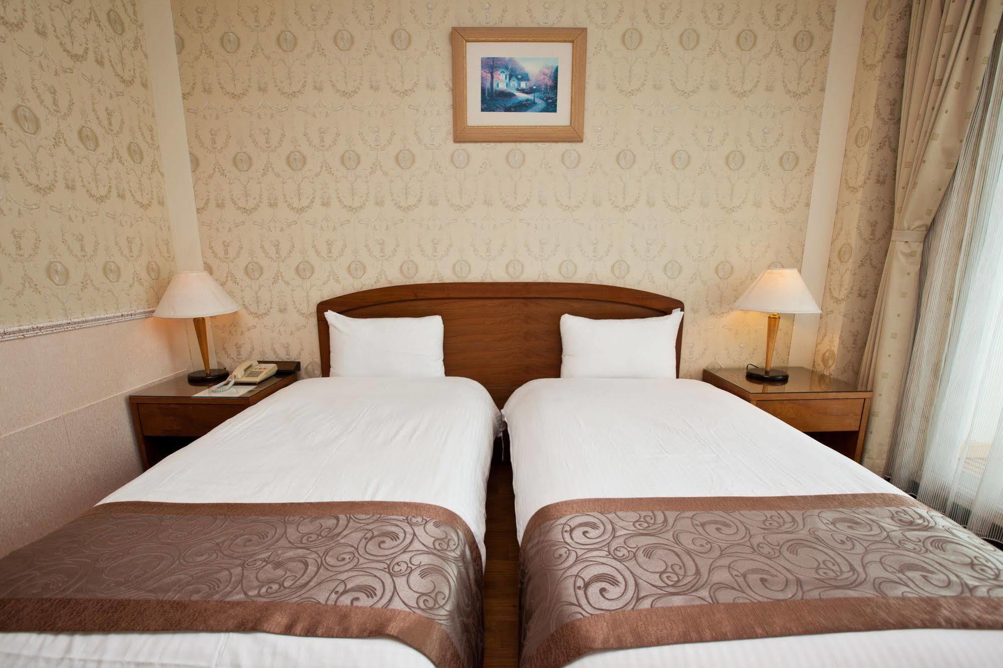 Lakeside Resort Nantou Exterior photo