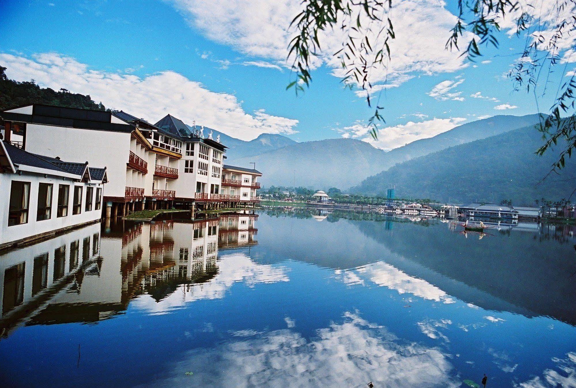 Lakeside Resort Nantou Exterior photo