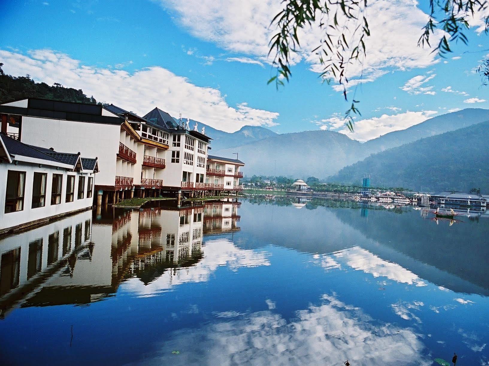 Lakeside Resort Nantou Exterior photo